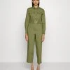 MICHAEL Michael Kors Damen UTILITY - Jumpsuit - Smoky Olive 1 MICHAEL Michael Kors Damen UTILITY - Jumpsuit - Smoky Olive -MICHAEL Michael Kors Geschäft 070cb1a37d5d4bbe80cfdd00ab0a7e13