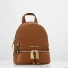 MICHAEL Michael Kors Damen RHEA ZIP XS BACKPACK - Tagesrucksack - Tan