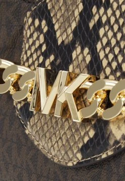 MICHAEL Michael Kors Damen HALLY - Handtasche - Camel 9 MICHAEL Michael Kors Damen HALLY - Handtasche - Camel -MICHAEL Michael Kors Geschäft 15cc3c8e130849fb8b3be06d09c08acb