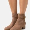 MICHAEL Michael Kors Damen BRITTON - Stiefelette - Dark Caramel -MICHAEL Michael Kors Geschäft 225db4f38106478cbf7a9435b0e1f89a