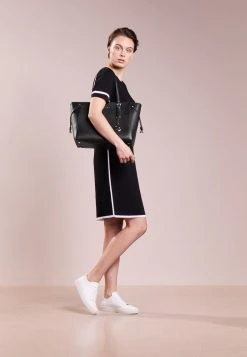 MICHAEL Michael Kors Damen VOYAGER TOTE - Handtasche - Black -MICHAEL Michael Kors Geschäft 230549790c2d49cc972f4501fc7db6d3