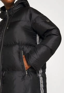 MICHAEL Michael Kors Damen LOGO TAPE ECO PUFFER - Daunenjacke - Black -MICHAEL Michael Kors Geschäft 230dcce8e59c4d04992db5a61afaf1b8