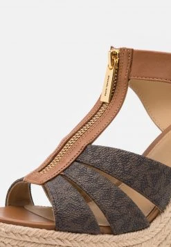 MICHAEL Michael Kors Damen BERKLEY WEDGE - Plateausandalette - Brown/acorn -MICHAEL Michael Kors Geschäft 231b1876c42c4061831f93bb0613254b