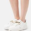 MICHAEL Michael Kors Damen EMMETT STRAP LACE UP - Sneaker Low - Optic White -MICHAEL Michael Kors Geschäft 24f037a42d1a482490797b9c442f2e3c
