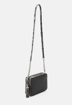 MICHAEL Michael Kors Damen JET CAMERA BAG - Umhängetasche - Black/white -MICHAEL Michael Kors Geschäft 2cb67141ce774caf945c960cb6f5de33