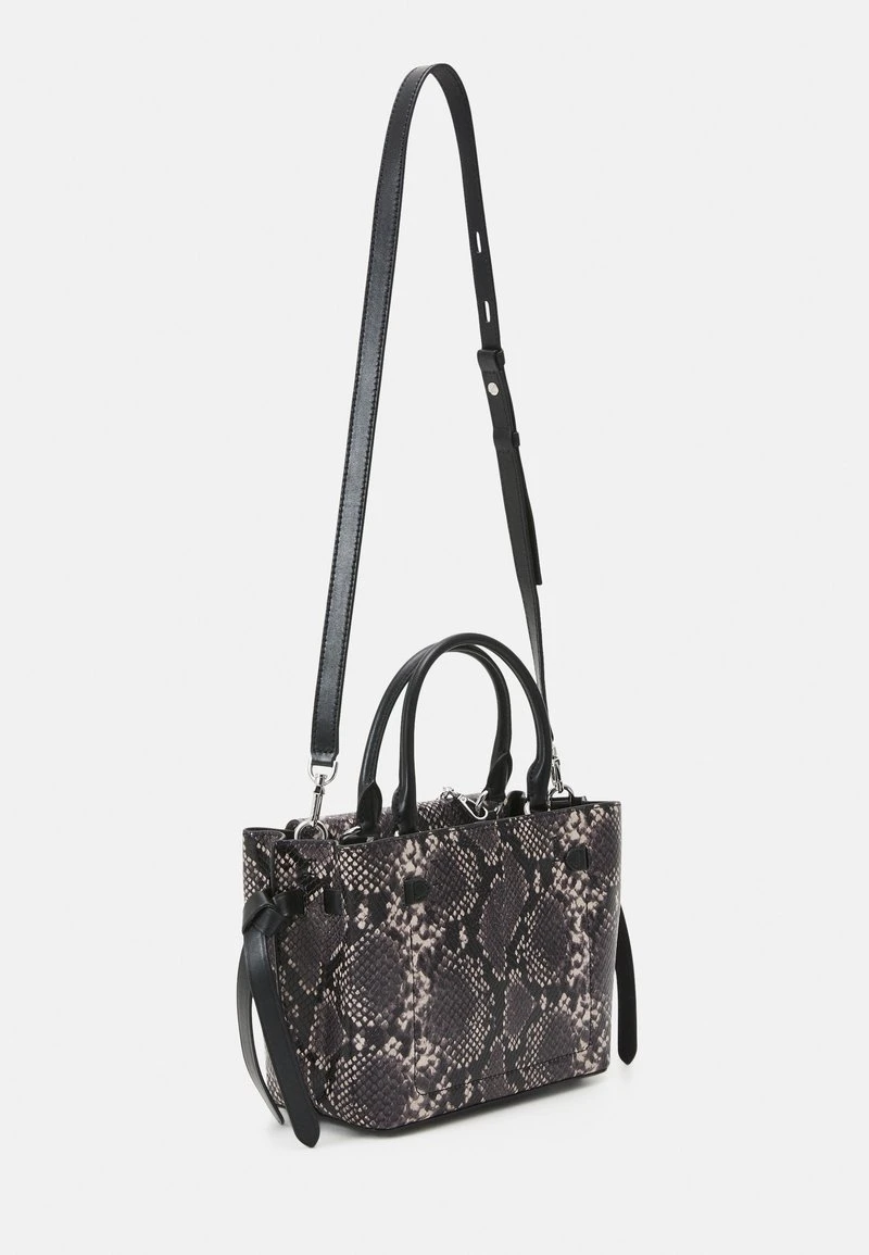 MICHAEL Michael Kors Damen HAMILTON LEGACY BELTED SATCHEL - Handtasche - Black/white 4 MICHAEL Michael Kors Damen HAMILTON LEGACY BELTED SATCHEL - Handtasche - Black/white – Bild 2