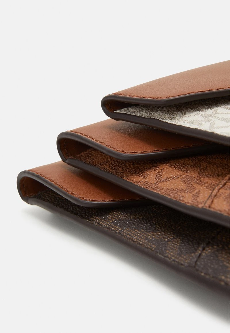 MICHAEL Michael Kors Damen JET SET CHARM POUCH 3 PACK - Geldbörse - Brown 8 MICHAEL Michael Kors Damen JET SET CHARM POUCH 3 PACK - Geldbörse - Brown – Bild 6