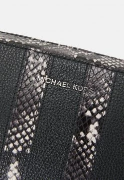 MICHAEL Michael Kors Damen JET CAMERA BAG - Umhängetasche - Black/white -MICHAEL Michael Kors Geschäft 5478ed3fcee64951963e43309b43b660