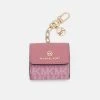 MICHAEL Michael Kors Damen TRAVEL CLIPCASE FOR AIRPODS - Sonstige Accessoires - Rose 1 MICHAEL Michael Kors Damen TRAVEL CLIPCASE FOR AIRPODS - Sonstige Accessoires - Rose -MICHAEL Michael Kors Geschäft 5751d1230204408a87af926c7ec24a36