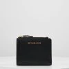 MICHAEL Michael Kors Damen JET SET SNAP BILLFOLD SMALL - Geldbörse - Black 2 MICHAEL Michael Kors Damen JET SET SNAP BILLFOLD SMALL - Geldbörse - Black -MICHAEL Michael Kors Geschäft 5af236a8d2fa4dccadd897f418424578