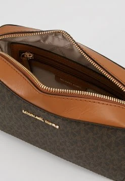MICHAEL Michael Kors Damen CROSSBODIES CAMERA BAG - Umhängetasche - Brown 13 MICHAEL Michael Kors Damen CROSSBODIES CAMERA BAG - Umhängetasche - Brown -MICHAEL Michael Kors Geschäft 5f898dd6000a4c2a8de211da976d4174