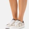 MICHAEL Michael Kors Damen KEATON - Sneaker Low - Vanilla/brown -MICHAEL Michael Kors Geschäft 60d6915aadbe4e23ba9f3c0e2d0be579