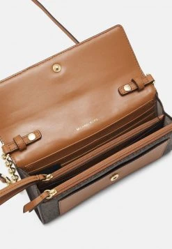 MICHAEL Michael Kors Damen JET SET CHARM - Clutch - Acorn 9 MICHAEL Michael Kors Damen JET SET CHARM - Clutch - Acorn -MICHAEL Michael Kors Geschäft 6388c931f81f4b59bc876199e7bbb8cb