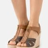 MICHAEL Michael Kors Damen BERKLEY WEDGE - Plateausandalette - Brown/acorn -MICHAEL Michael Kors Geschäft 67a34d397cc143899afc694df2a049b5