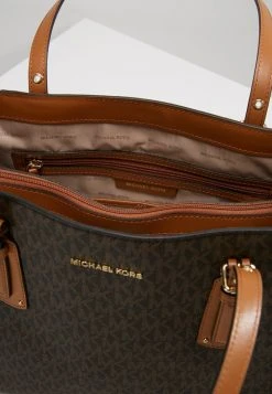 MICHAEL Michael Kors Damen VOYAGER SIGNATURE TOTE - Handtasche - Brown -MICHAEL Michael Kors Geschäft 69d5c33914ea487d8b5c32ae4c29ebf1