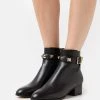 MICHAEL Michael Kors Damen BRITTON - Stiefelette - Black -MICHAEL Michael Kors Geschäft 6a05995e645842d4ba897ec193eec41b