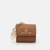 MICHAEL Michael Kors Damen TRAVEL ACCESSORIES CLIPCASE FOR AIRPODS - Schlüsseletui - Brown