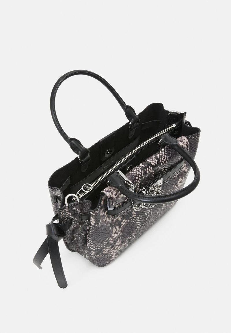 MICHAEL Michael Kors Damen HAMILTON LEGACY BELTED SATCHEL - Handtasche - Black/white 5 MICHAEL Michael Kors Damen HAMILTON LEGACY BELTED SATCHEL - Handtasche - Black/white – Bild 3