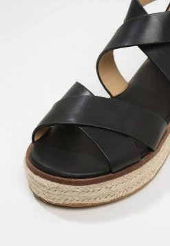 MICHAEL Michael Kors Damen DARBY - Plateausandalette - Black -MICHAEL Michael Kors Geschäft 7de2165bbd214148995c25d0316c716a