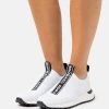 MICHAEL Michael Kors Damen BODIE SLIP ON - Sneaker Low - Opticwhite 1 MICHAEL Michael Kors Damen BODIE SLIP ON - Sneaker Low - Opticwhite -MICHAEL Michael Kors Geschäft 8ed97253025b4778acb89713f1fc3a20