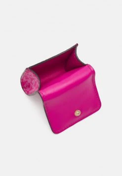 MICHAEL Michael Kors Damen TRAVEL ACCESSORIES CLIPCASE FOR AIRPODS - Sonstige Accessoires - Wild Berry -MICHAEL Michael Kors Geschäft 94a39982887847208fef9a7c002c6f26