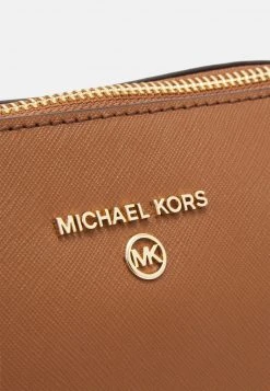 MICHAEL Michael Kors Damen JET SET CHARM DOME XBODY - Umhängetasche - Luggage 9 MICHAEL Michael Kors Damen JET SET CHARM DOME XBODY - Umhängetasche - Luggage -MICHAEL Michael Kors Geschäft 992e46ef8867472583362d6d564cc717