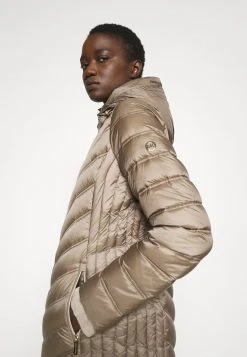 MICHAEL Michael Kors Damen LONG PACKABLE PUFFER - Daunenmantel - Taupe -MICHAEL Michael Kors Geschäft 9943b5206f4d499d8d6c1f3e6d06b328
