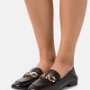 MICHAEL Michael Kors Damen IZZY LOAFER - Slipper - Black