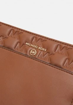 MICHAEL Michael Kors Damen JET CHARM XBODY - Umhängetasche - Luggage 10 MICHAEL Michael Kors Damen JET CHARM XBODY - Umhängetasche - Luggage -MICHAEL Michael Kors Geschäft b32441613e624b3bb17c6f911cfd0953