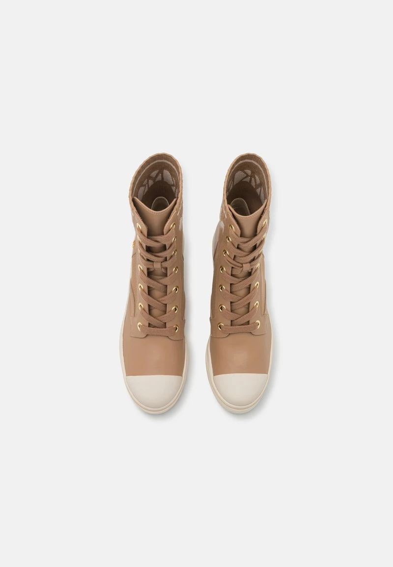 MICHAEL Michael Kors Damen BREA BOOTIE - Plateaustiefelette - Camel 7 MICHAEL Michael Kors Damen BREA BOOTIE - Plateaustiefelette - Camel – Bild 5