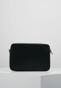 MICHAEL Michael Kors Damen JET SET TRAVEL - Umhängetasche - Black -MICHAEL Michael Kors Geschäft bc5665bb063d4ca2962e2960745ab328