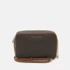 MICHAEL Michael Kors Damen JET SET CROSSBODY - Umhängetasche - Brown -MICHAEL Michael Kors Geschäft c3b46f1254f348a4b2cdbc43eed40fb4