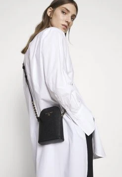 MICHAEL Michael Kors Damen JET SET CHARM XBODY - Umhängetasche - Black -MICHAEL Michael Kors Geschäft c6b98cf8f7014073a739adcf93666e07