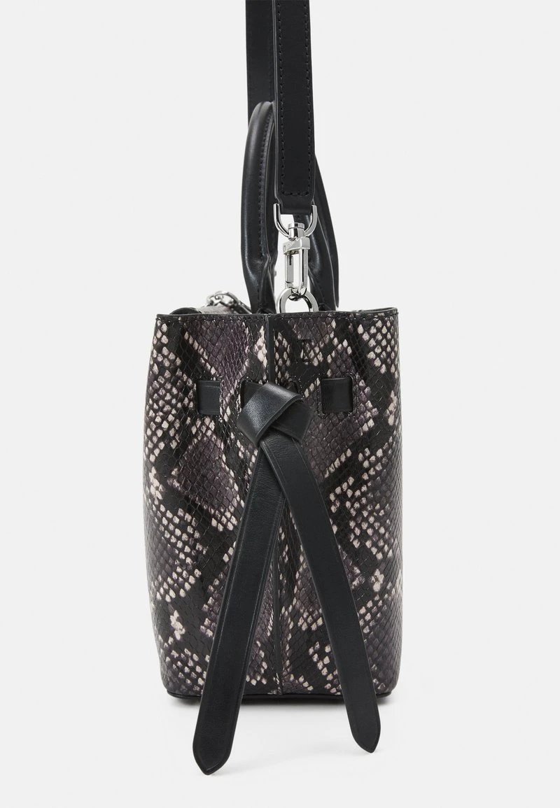 MICHAEL Michael Kors Damen HAMILTON LEGACY BELTED SATCHEL - Handtasche - Black/white 6 MICHAEL Michael Kors Damen HAMILTON LEGACY BELTED SATCHEL - Handtasche - Black/white – Bild 4