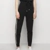 MICHAEL Michael Kors Damen LOGO TAPE JOGGER - Jogginghose - Black -MICHAEL Michael Kors Geschäft cf3aae6e9b5a48efbc404f337007cf2b