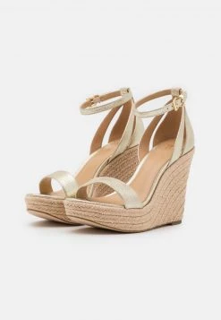 MICHAEL Michael Kors Damen KIMBERLY WEDGE - High Heel Sandalette - Pale Gold 11 MICHAEL Michael Kors Damen KIMBERLY WEDGE - High Heel Sandalette - Pale Gold -MICHAEL Michael Kors Geschäft d569b1eb7b98476dbcc0150a3278c7d6