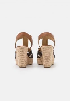 MICHAEL Michael Kors Damen BERKLEY WEDGE - Plateausandalette - Brown/acorn -MICHAEL Michael Kors Geschäft da8c013b401a464587cbd4bffd8fc716