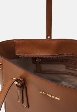 MICHAEL Michael Kors Damen VOYAGER TOTE - Handtasche - Luggage 10 MICHAEL Michael Kors Damen VOYAGER TOTE - Handtasche - Luggage -MICHAEL Michael Kors Geschäft f21a6a4eb50d4795b370516aa355f2b4