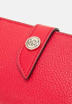 MICHAEL Michael Kors Damen CHARM WALLET - Geldbörse - Bright Red 15 MICHAEL Michael Kors Damen CHARM WALLET - Geldbörse - Bright Red -MICHAEL Michael Kors Geschäft f55cbb5b31af4d49af81261293f66559